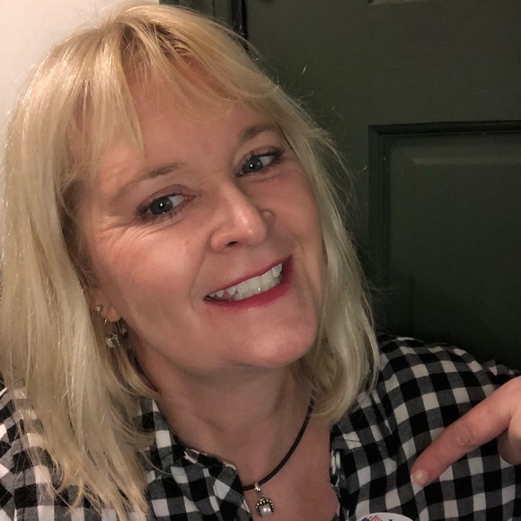 Meet your Posher, Amy - Picture 3 of 5